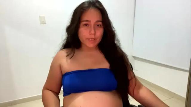 Image 2 of laura_d23 Stream on Chaturbate on 26 days ago