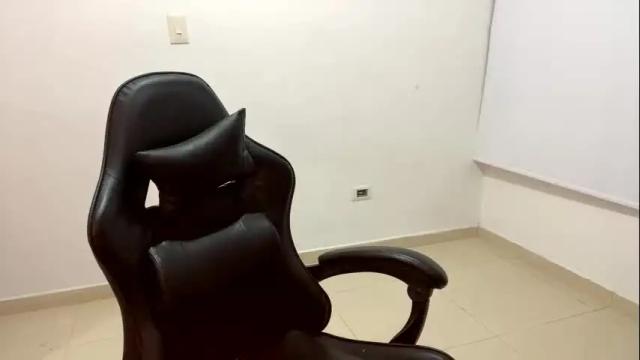 Image 12 of laura_d23 Stream on Chaturbate on 25 days ago