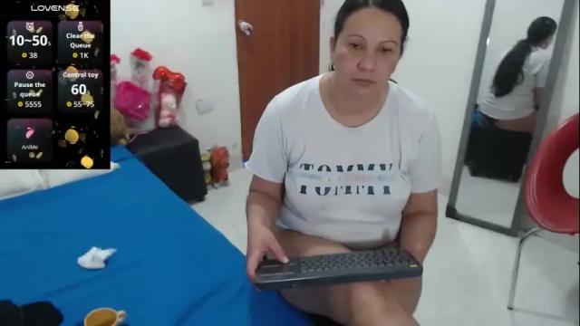 Image 10 of laura_foxx2379 Stream on Chaturbate on 2 months ago