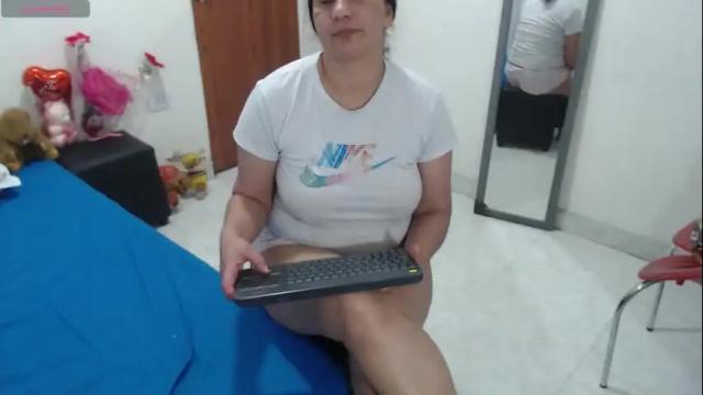 Image 11 of laura_foxx2379 Stream on Chaturbate on 21 days ago