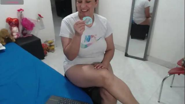 Image 4 of laura_foxx2379 Stream on Chaturbate on 21 days ago