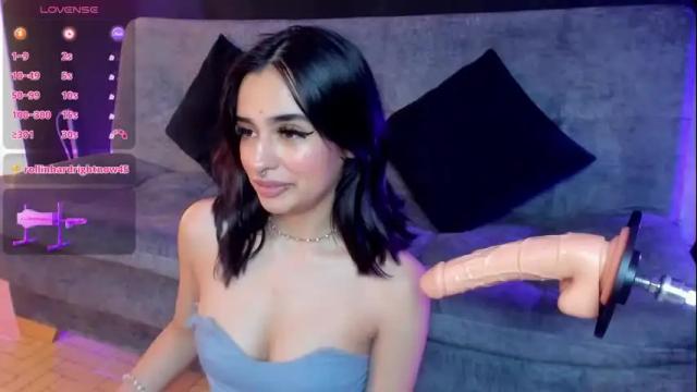 Image 2 of laura_hentai Stream on Chaturbate on 1 month ago