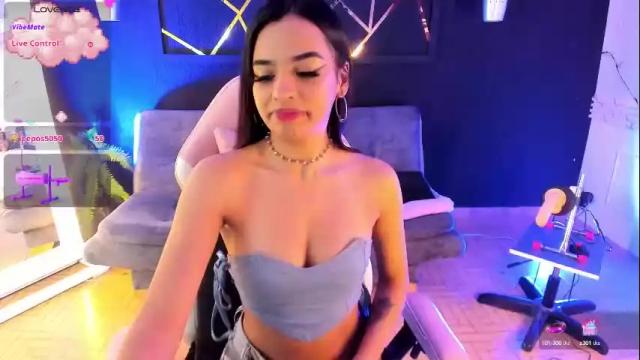 Image 2 of laura_hentai Stream on Chaturbate on 15 days ago