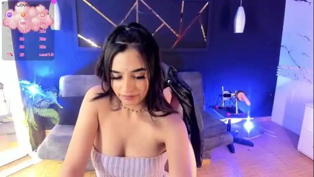 Image 10 of laura_hentai Stream on Chaturbate on 4 days ago