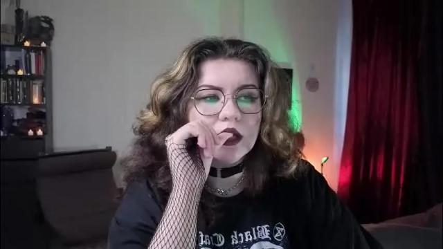 Image 3 of laura_karamazov Stream on Chaturbate on 2 months ago
