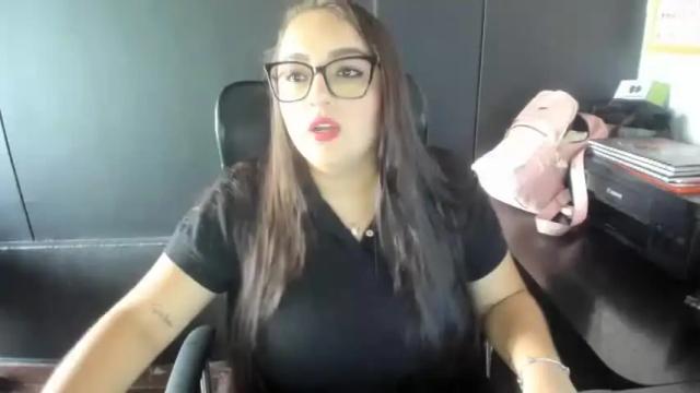 Image 2 of laura_londono1 Stream on Chaturbate on 24 months ago