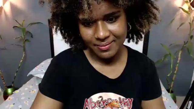 Image 3 of laura_lopez18 Stream on Chaturbate on 17 months ago