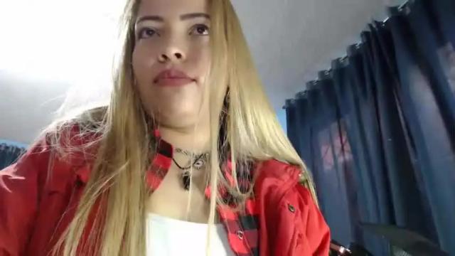 Image 2 of laura_marlyn Stream on Chaturbate on 25 months ago