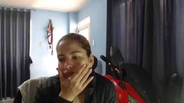 Image 10 of laura_marlyn Stream on Chaturbate on 25 months ago