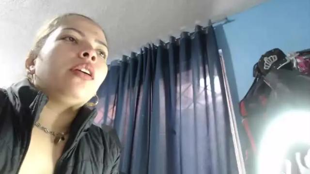 Image 7 of laura_marlyn Stream on Chaturbate on 25 months ago