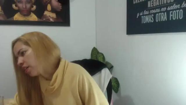 Image 2 of laura_marlyn Stream on Chaturbate on 21 months ago