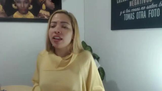 Image 4 of laura_marlyn Stream on Chaturbate on 21 months ago