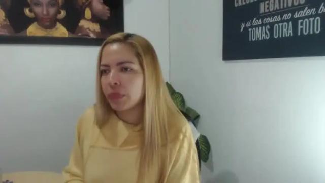 Image 6 of laura_marlyn Stream on Chaturbate on 21 months ago