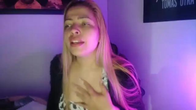 Image 10 of laura_marlyn Stream on Chaturbate on 21 months ago