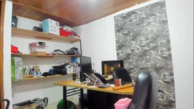 Image 8 of laura_marlyn Stream on Chaturbate on 8 months ago