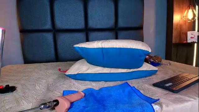Image 7 of laura_muller_ Stream on Chaturbate on 1 month ago