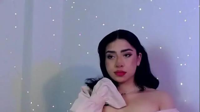 Image 2 of laura_pink01 Stream on Chaturbate on 8 months ago