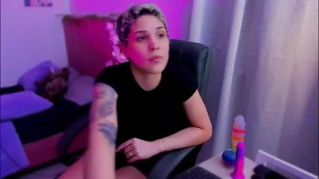 Image 11 of laura_r23 Stream on Chaturbate on 1 month ago