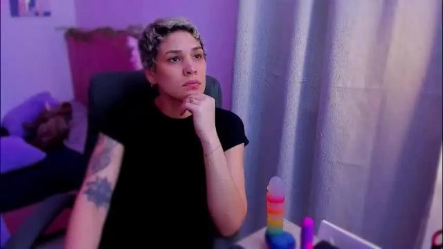 Image 4 of laura_r23 Stream on Chaturbate on 1 month ago