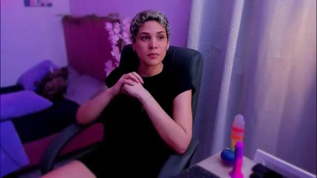 Image 7 of laura_r23 Stream on Chaturbate on 1 month ago