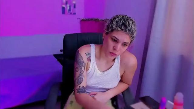 Image 7 of laura_r23 Stream on Chaturbate on 1 month ago