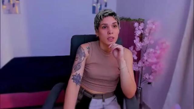 Image 10 of laura_r23 Stream on Chaturbate on 1 month ago