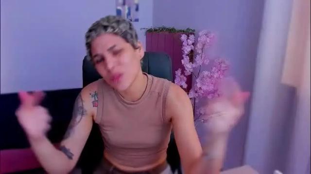 Image 4 of laura_r23 Stream on Chaturbate on 1 month ago