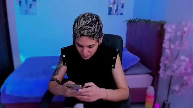 Image 8 of laura_r23 Stream on Chaturbate on 1 month ago