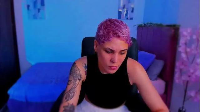 Image 10 of laura_r23 Stream on Chaturbate on 1 month ago