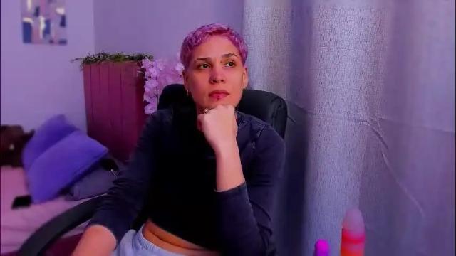 Image 8 of laura_r23 Stream on Chaturbate on 1 month ago