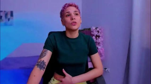 Image 11 of laura_r23 Stream on Chaturbate on 1 month ago