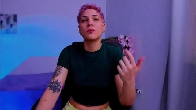 Image 12 of laura_r23 Stream on Chaturbate on 1 month ago