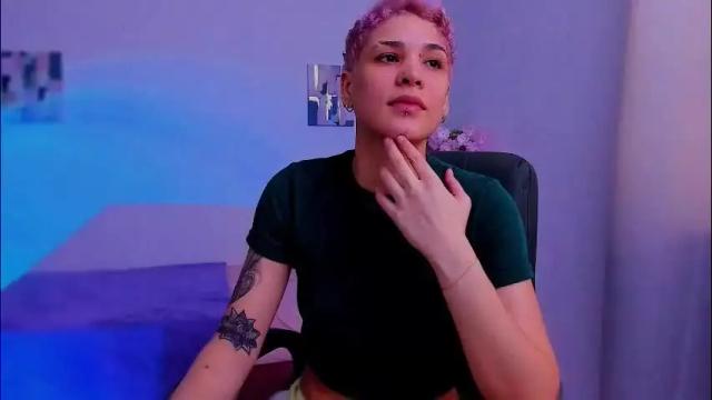 Image 2 of laura_r23 Stream on Chaturbate on 1 month ago