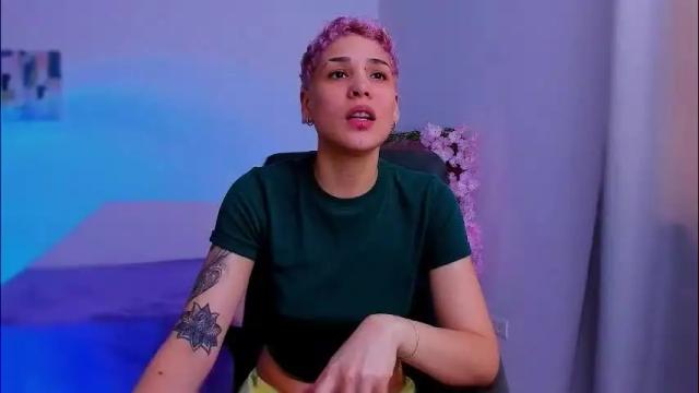 Image 6 of laura_r23 Stream on Chaturbate on 1 month ago