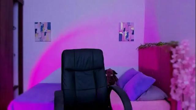 Image 8 of laura_r23 Stream on Chaturbate on 1 month ago