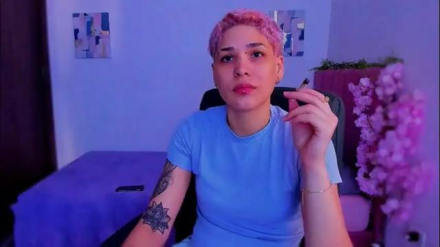 Image 3 of laura_r23 Stream on Chaturbate on 1 month ago