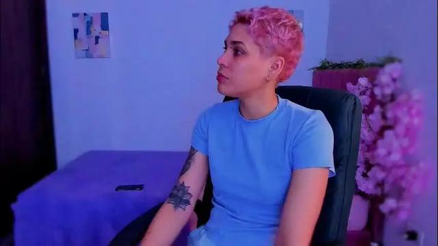 Image 7 of laura_r23 Stream on Chaturbate on 1 month ago