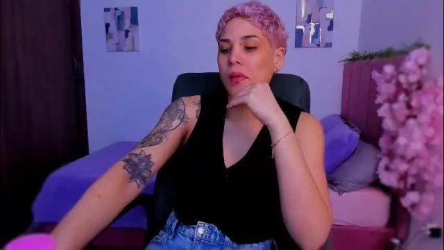 Image 6 of laura_r23 Stream on Chaturbate on 1 month ago