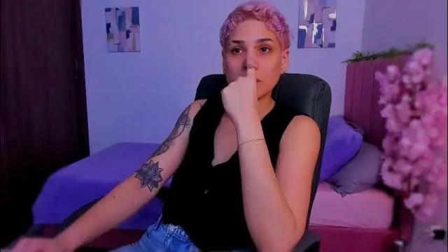 Image 8 of laura_r23 Stream on Chaturbate on 1 month ago
