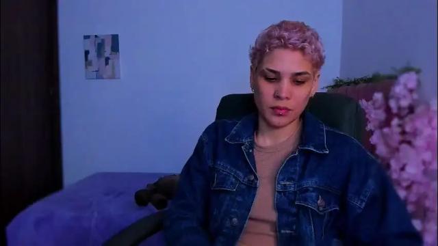 Image 12 of laura_r23 Stream on Chaturbate on 1 month ago