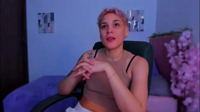 Image 2 of laura_r23 Stream on Chaturbate on 1 month ago