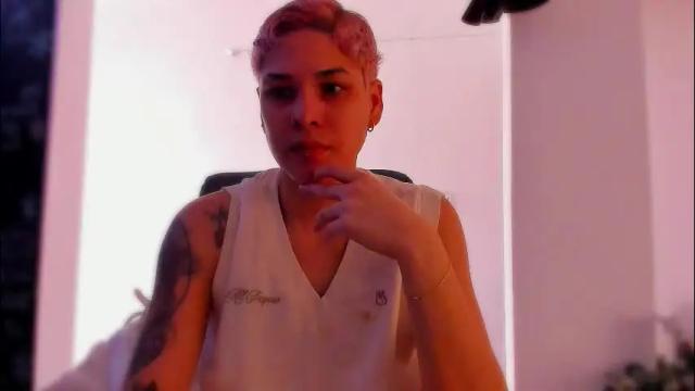 Image 10 of laura_r23 Stream on Chaturbate on 1 month ago