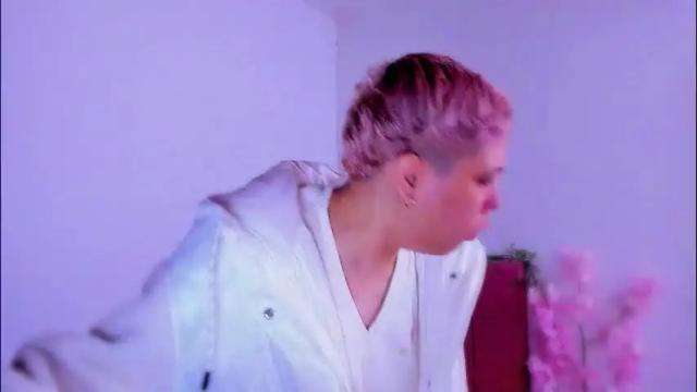 Image 11 of laura_r23 Stream on Chaturbate on 1 month ago