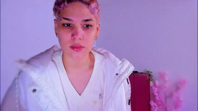 Image 12 of laura_r23 Stream on Chaturbate on 1 month ago