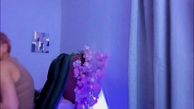 Image 2 of laura_r23 Stream on Chaturbate on 1 month ago