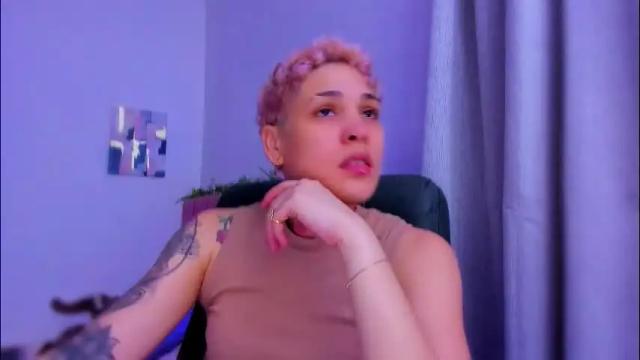 Image 4 of laura_r23 Stream on Chaturbate on 1 month ago