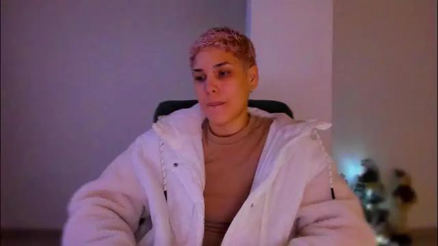 Image 12 of laura_r23 Stream on Chaturbate on 1 month ago