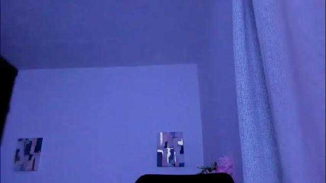 Image 2 of laura_r23 Stream on Chaturbate on 22 days ago