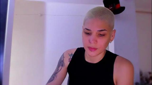 Image 7 of laura_r23 Stream on Chaturbate on 20 days ago