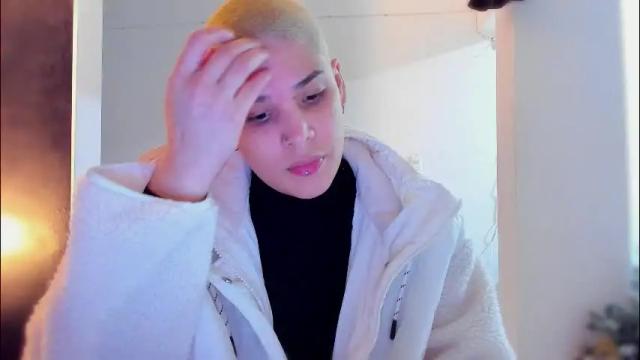 Image 3 of laura_r23 Stream on Chaturbate on 17 days ago